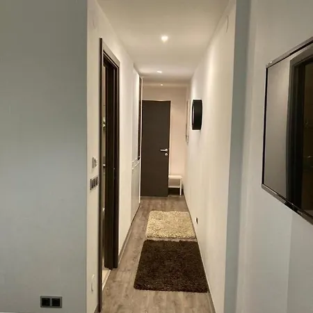 Silver Luxury 6 Apartment
