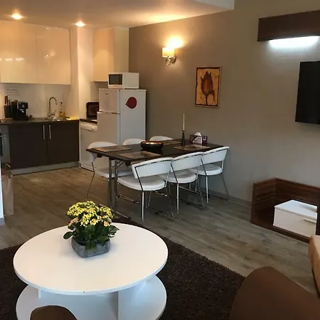 Silver Luxury 6 *
